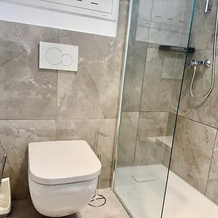 Grosszuegiges Mit Patio Apartamento Wiener Neudorf